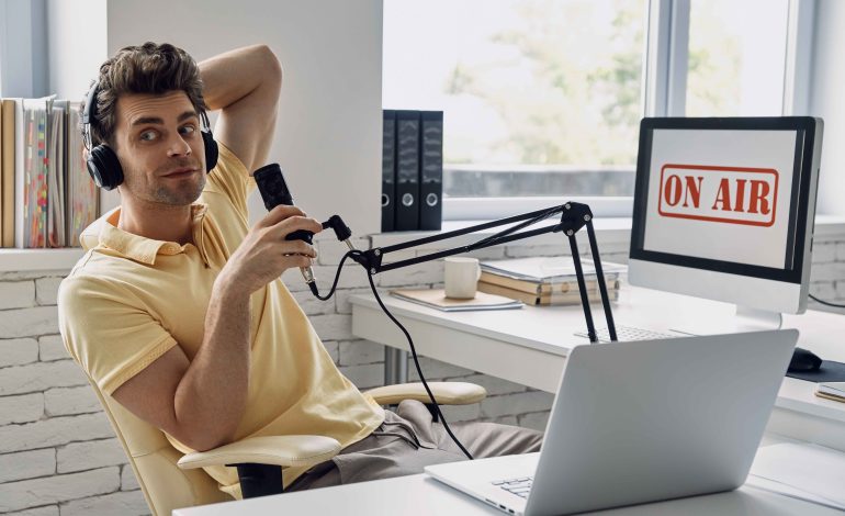 Audio-Only vs Video Podcasts: Pros and Cons: