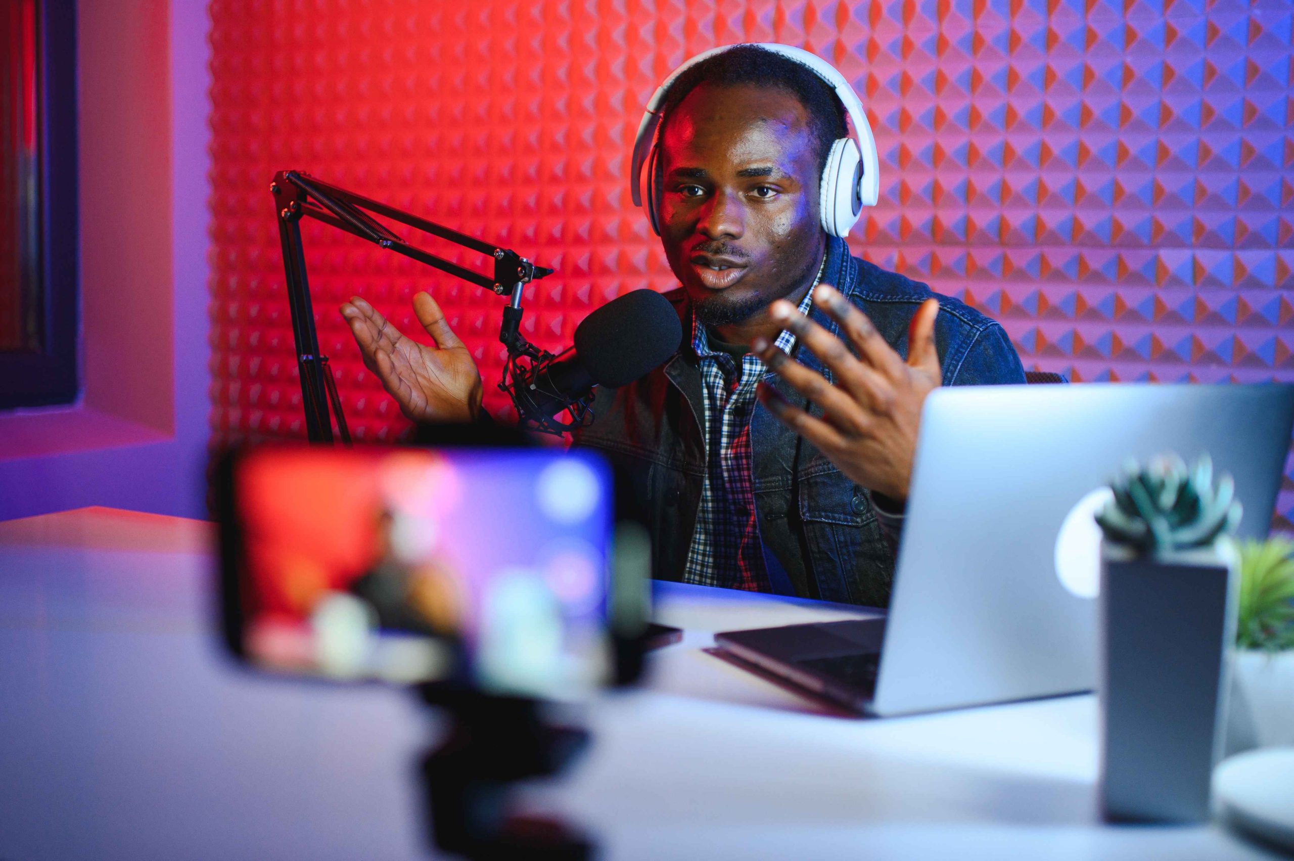 CPM vs Affiliate Revenue for Podcasts: